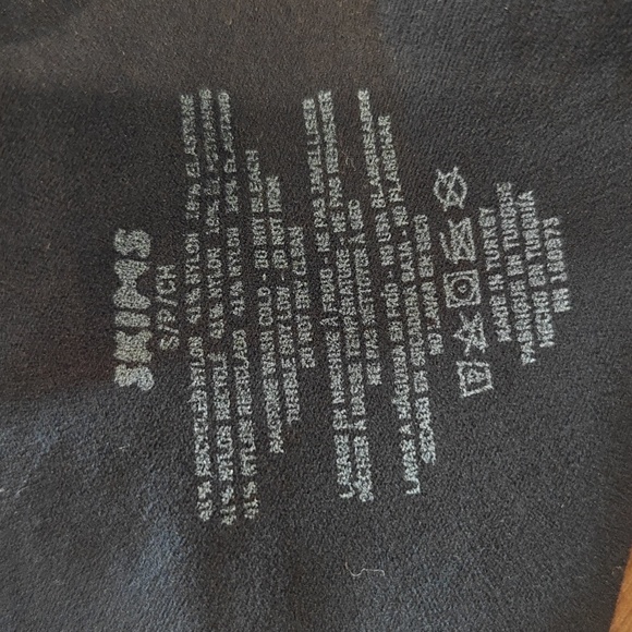 SKIMS Seamless Sculpt Bodysuit - Picture 3 of 8